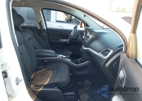 2015 Dodge Journey Sxt z USA, uszkodzony, nr VIN 3C4PDCBG5FT542429